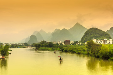 昆虫记中大头黑步甲的特点