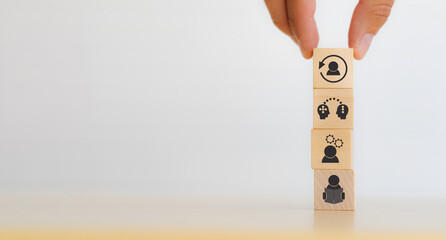 红楼梦适合小学生看吗？